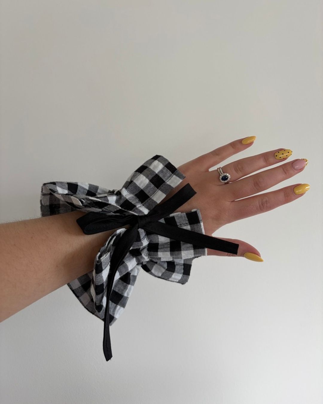 ELARA- Scrunchie